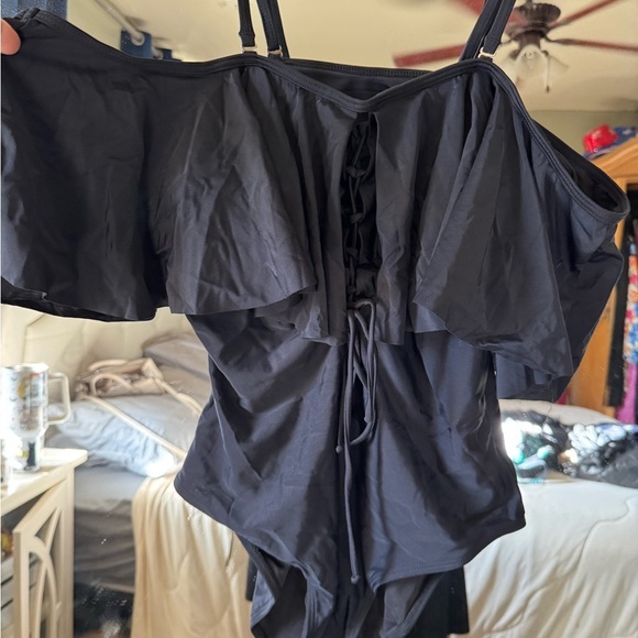 Aqua Eve Elegant Black Off-Shoulder Swimsuit - Picture 3 of 5